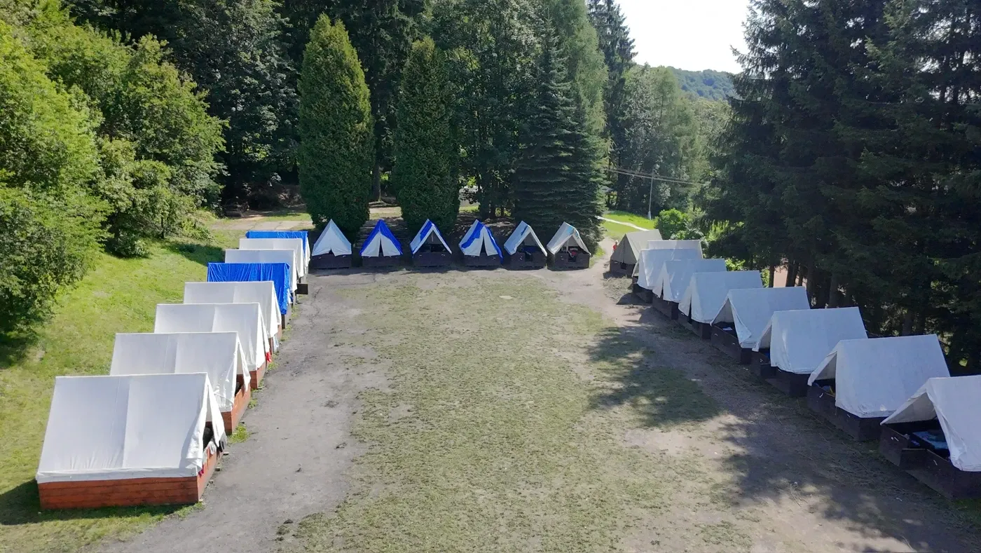 Kde se tábor nachází?